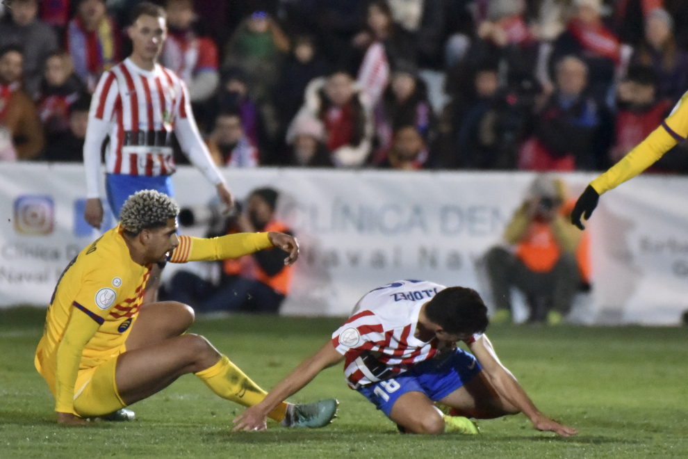 La Haza A Del Ud Barbastro Ante El Barcelona En Un Partido Hist Rico