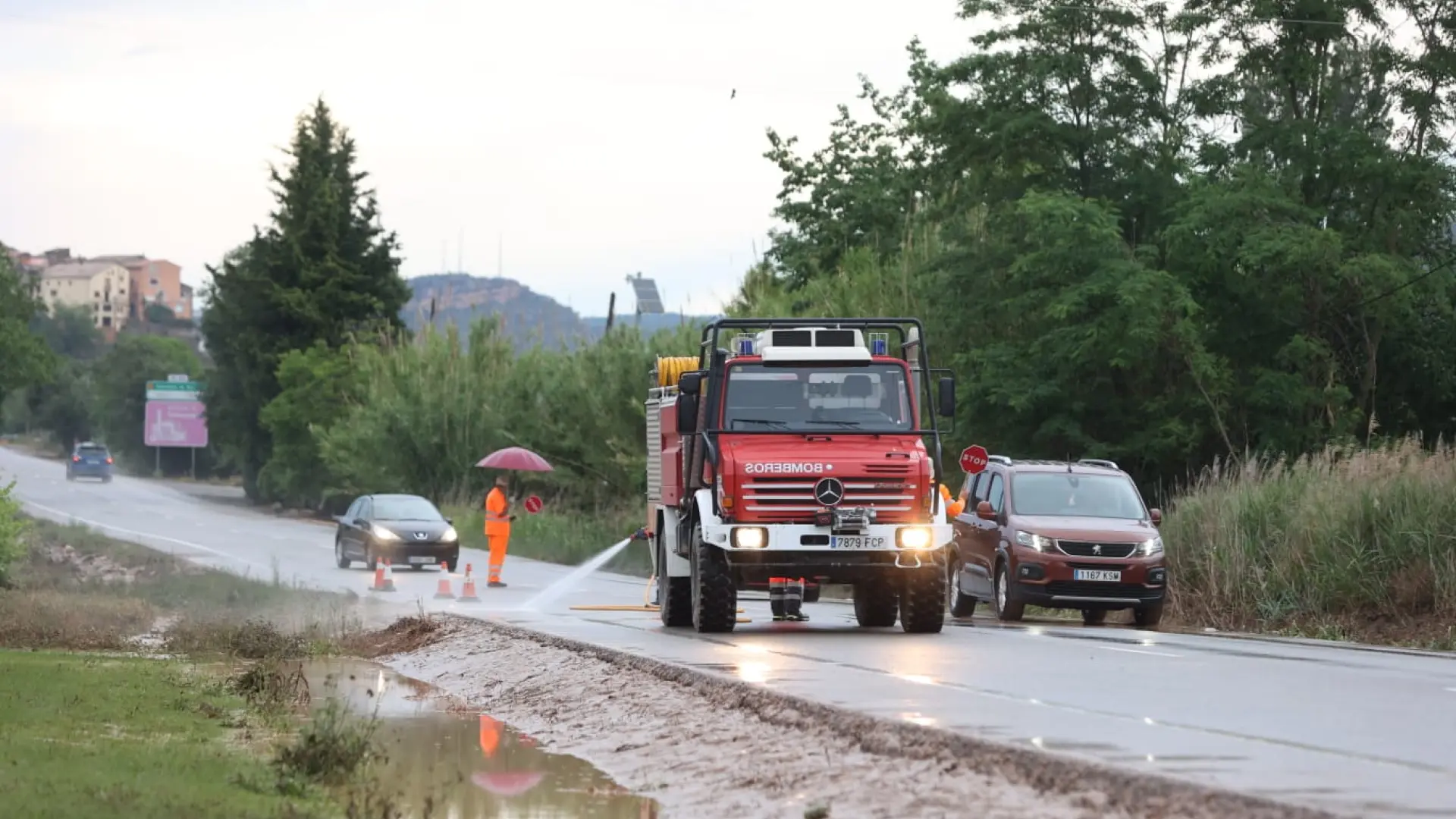 Cortada La A 138 En Enate Por Una Fuerte Tromba De Agua