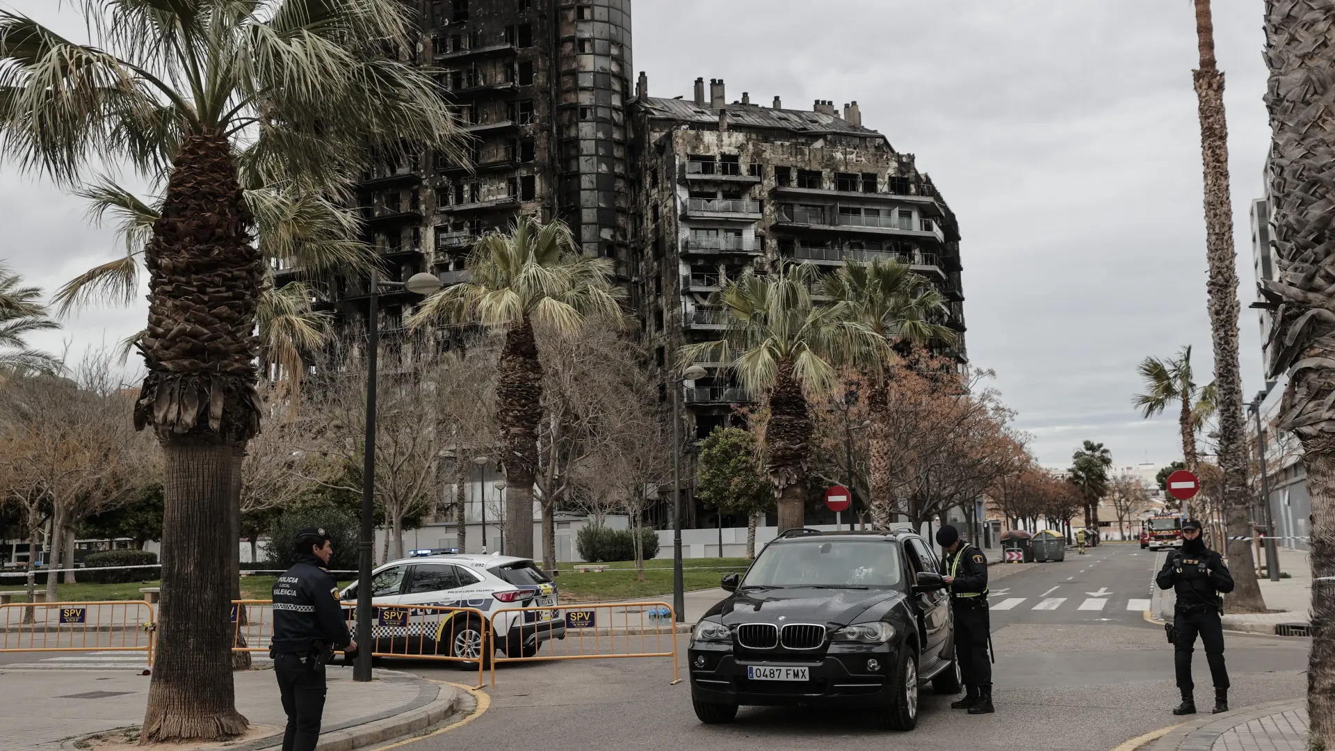 Valencia cierra su tercer día de luto por el incendio que deja 10 muertos