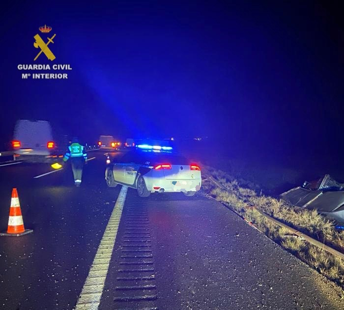 Fallece Un Camionero De A Os Al Volcar El Veh Culo En La Ap En Fraga