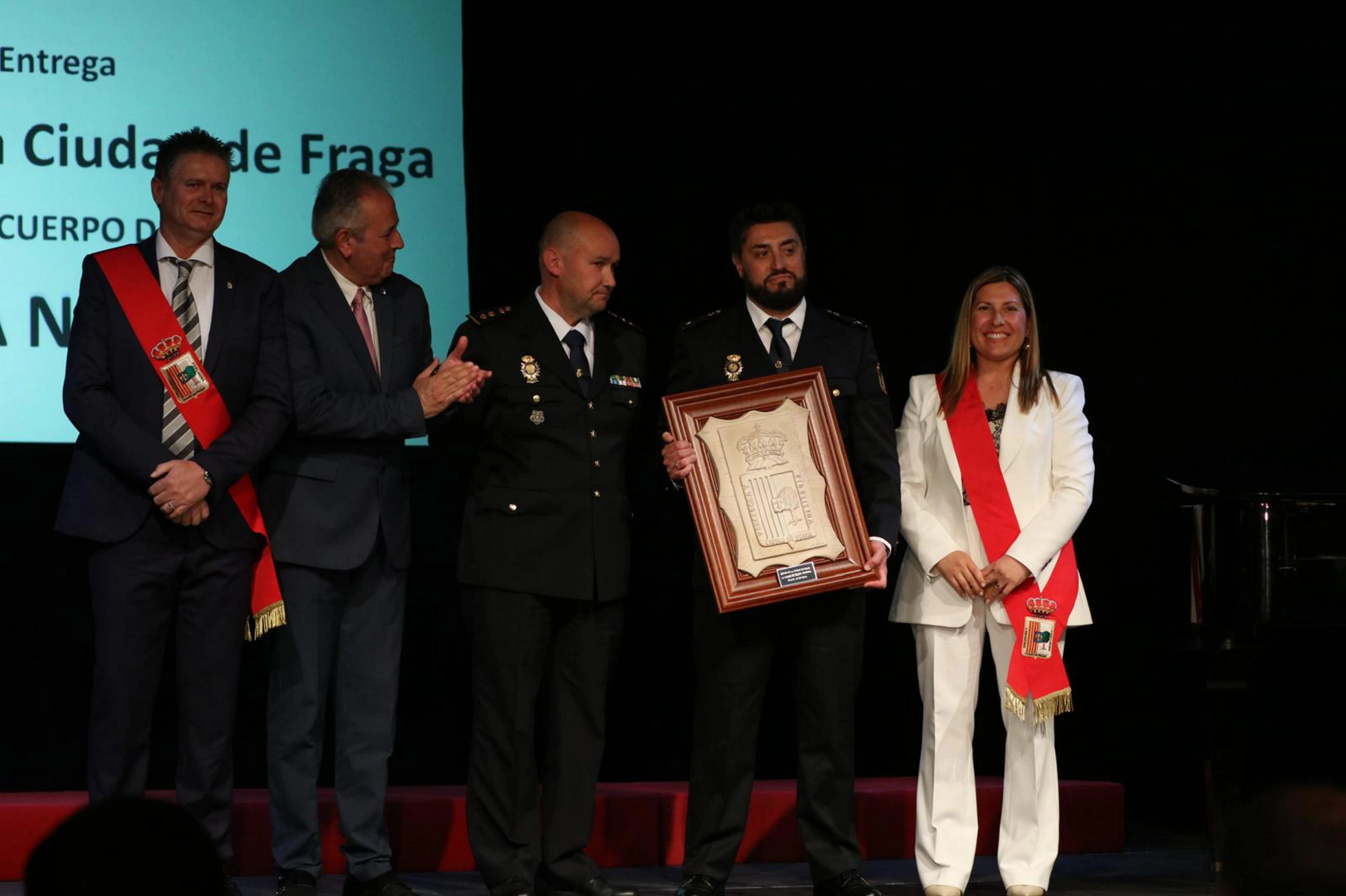 La Polic A Nacional Recibe La Distinci N De Fraga