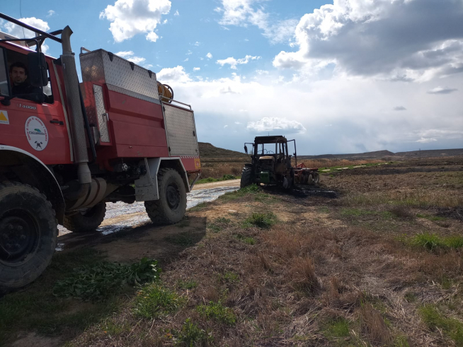 Las llamas también han afectado al campo de cultivo.