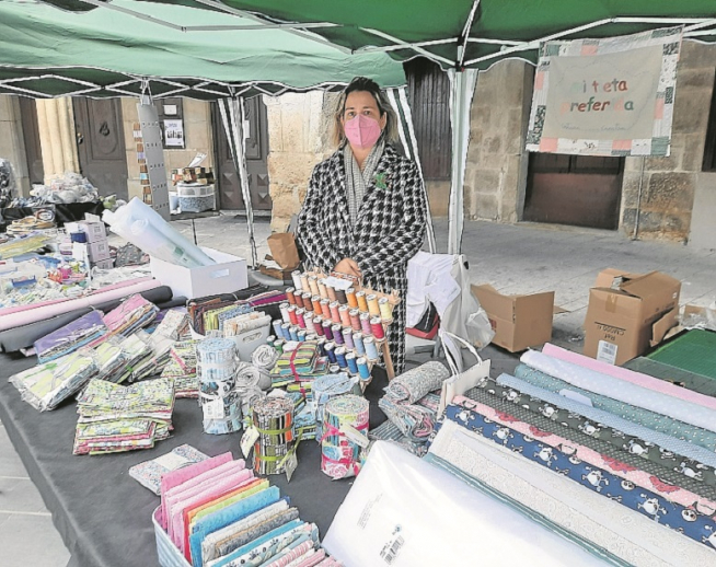 Laura Gil puso un puesto en el último Ribagorza Outlet, que tuvo lugar en Graus.