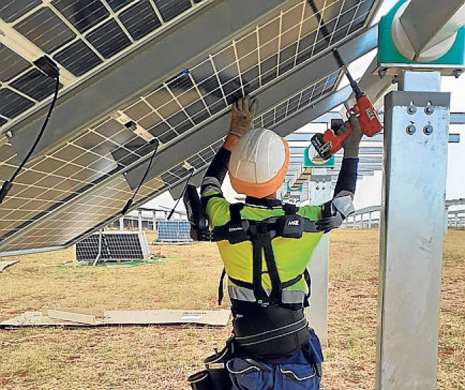 Trabajos en una planta fotovoltaica.