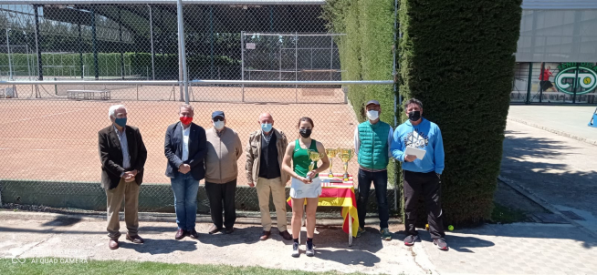 María Cachinero posa como subcampeona.