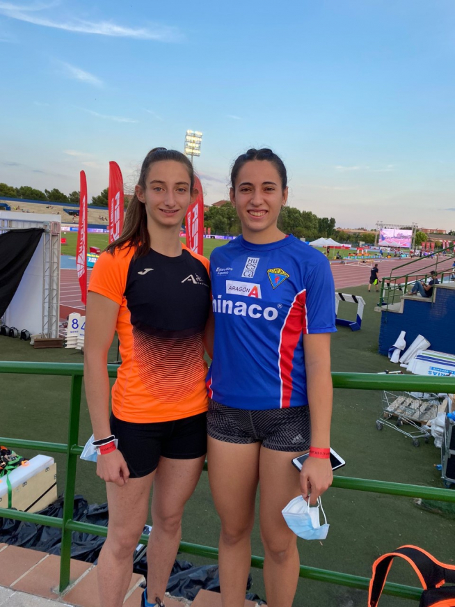 Elena Guiu y Laura Pintiel ante el reto de meterse en la final de 100 lisos.