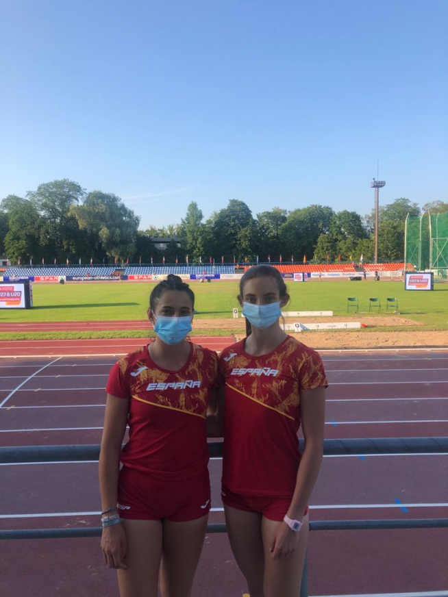 Elena Guiu y Laura Pintiel, tras las semifinales.