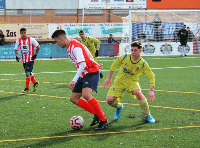Paco Blasco, que marcó cinco goles con el Sabiñánigo el pasado curso, llega al Barbastro.