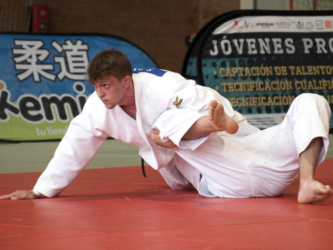 El binefarense Sergio García, oro en el Campeonato de Aragón Junior en la categoría -73kg