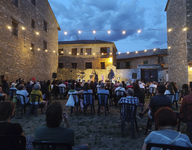 Público en uno de los conciertos del Festival Castillo de Aínsa.