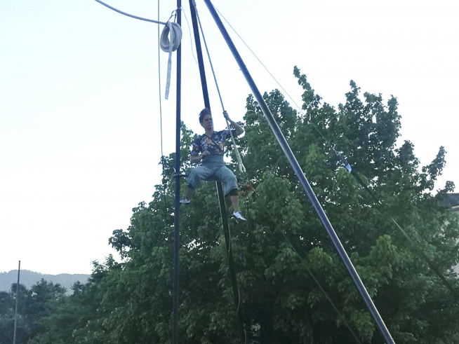 La compañía Capicúa fue la encargada de inaugurar el festival en Hecho.