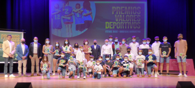 Foto de familia, premiados, autoridades y entrenadores