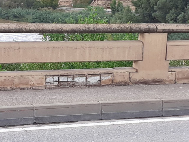 Murete del puente grande sobre el río Cinca de Fraga