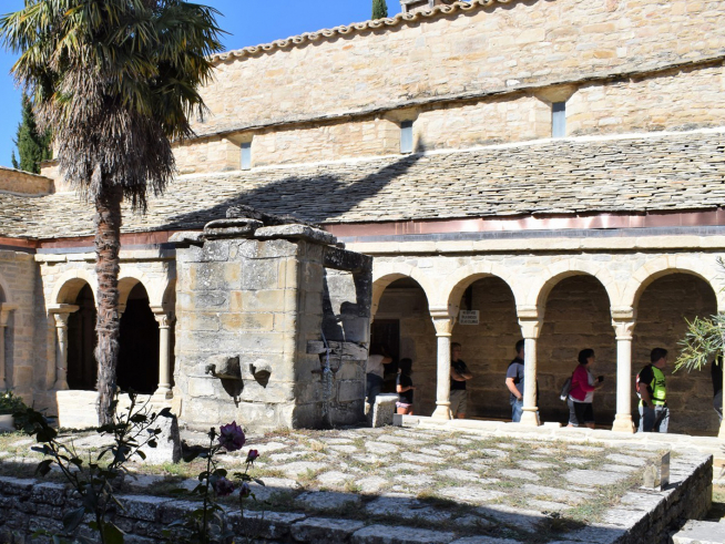 Claustro de la catedral de Roda de Isábena