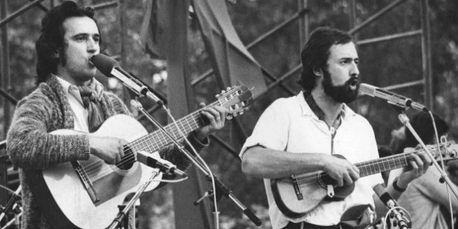 Javier Maestre, en la foto con barba, junto a Paz en 1978