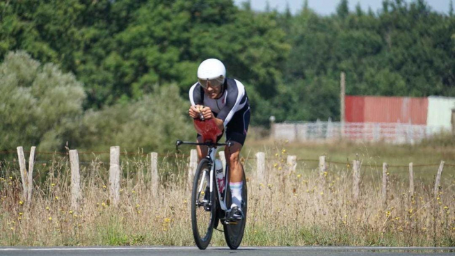 El triatleta oscense en plena carrera.