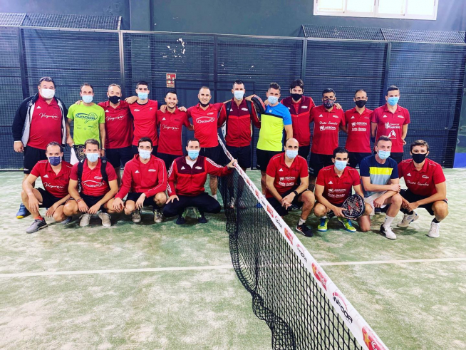 Dos de los equipos del Indoor Huesca, que también cosecharon buenos resultados.