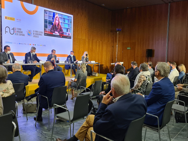 Adán durante su intervención en el Foro celebradoen Sevilla.
