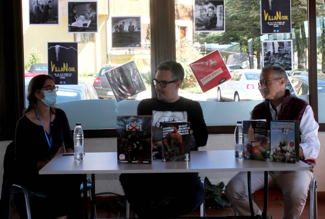 Cristina Hombrados, Javier Marquina y Juanfer Briones, en una mesa redonda sobre cómic.