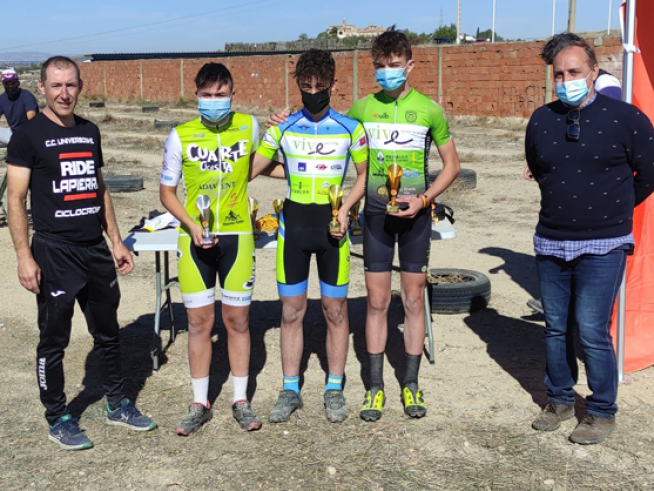 Podio cadete, con Elías Tamé primero y Luca Riverola tercero.