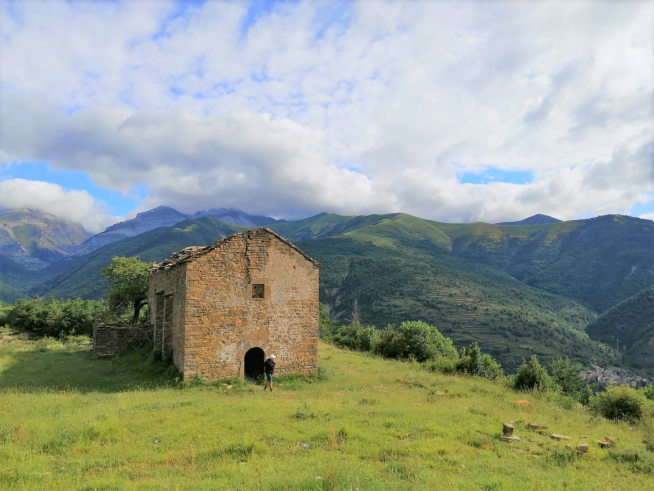 Ermita Nuestra Señora del Pueyo, en Acumuer.