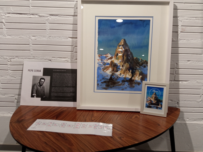 Uno de los rincones de la sala de exposiciones de la librería.
