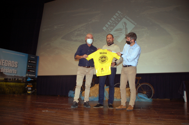 Entrega de maillot a Juan Carlos Nájera, el indiscutible alma de la prueba