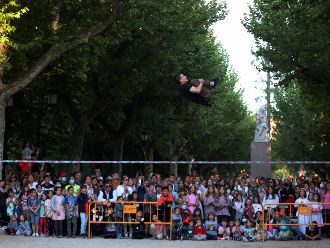 El Parque Miguel Servet fue escenario de acrobacias aéreas.