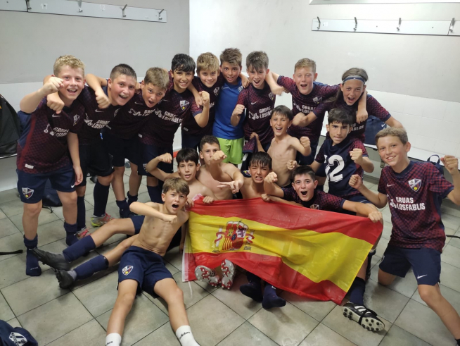 El equipo de 1ª Alevín del Huesca ganó la Copa Centenario del Grupo Oro.