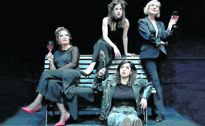 Las aragonesas Le Plató D’Teatro con su obra ‘La noche y las estrellas’ serán hoy las primeras en subirse al escenario.