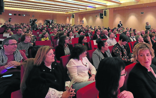 Más de 200 invitados asistieron a la gala de entrega de los premios Peòn 2022