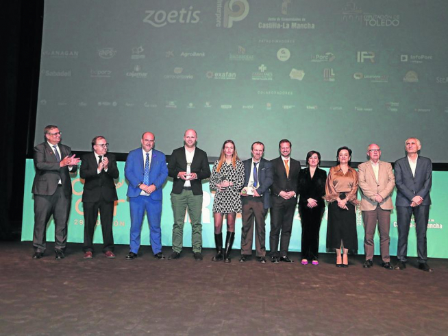 Foto de familia con los premiados en los Porc d’Or 2022, en la gala del pasado 25 de noviembre, en el Palacio de Congresos de Toledo.