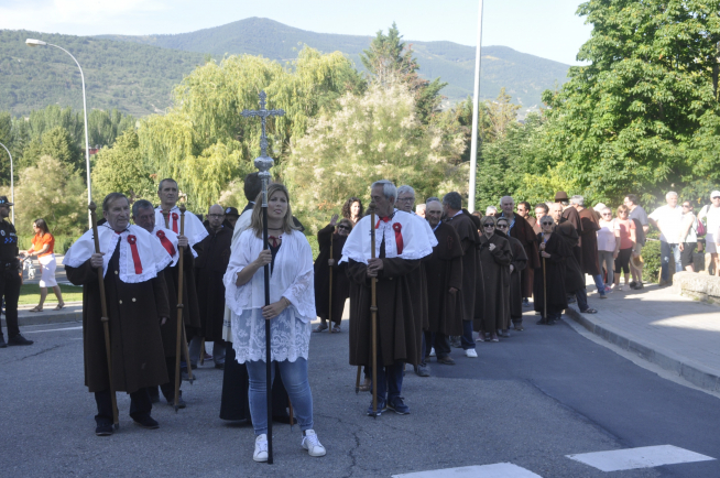 Los romeros de Santa Orosia, poco antes de llegar al monasterio de las Benedictinas