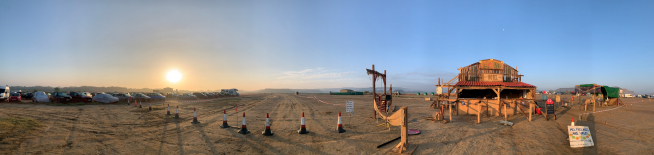 Escenarios que han acogido en el desierto de Los Monegros una nueva edición de Nowhere, el “Burning Man” español.