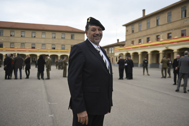 Ernesto Escar, jefe de protocolo del Ayuntamiento, recibió ayer la distinción “Soldado de los Castillejos honorífico”.