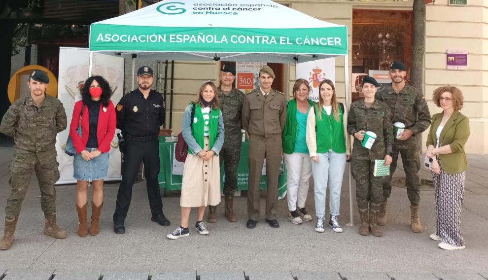 Más de 70 voluntarios participaron en la cita.