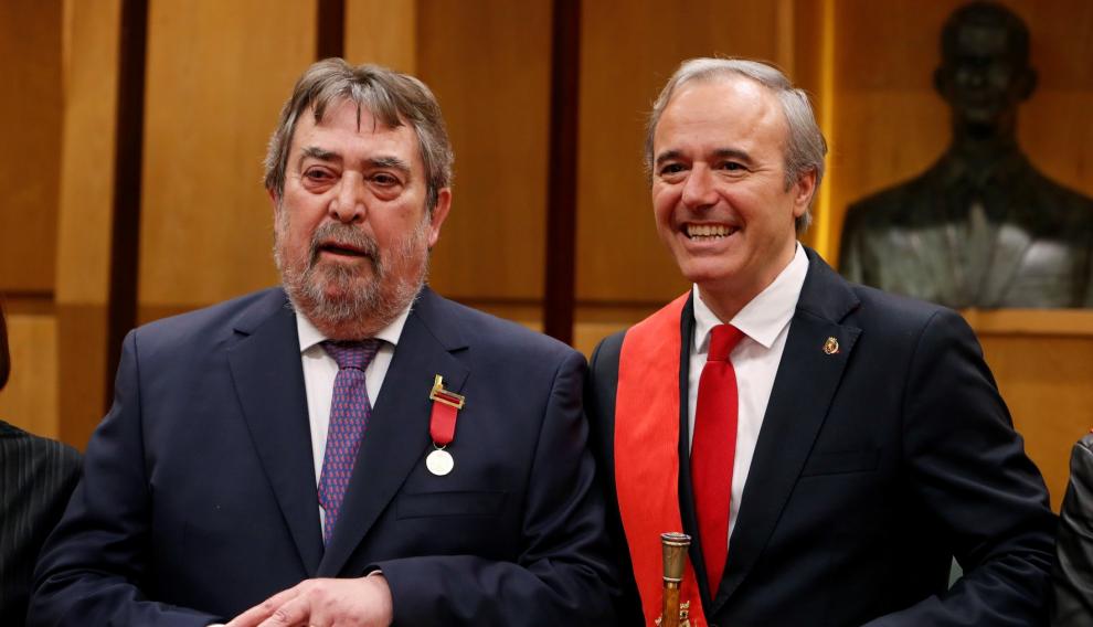 Belloch recibe su "soñada" Medalla de Oro de Zaragoza