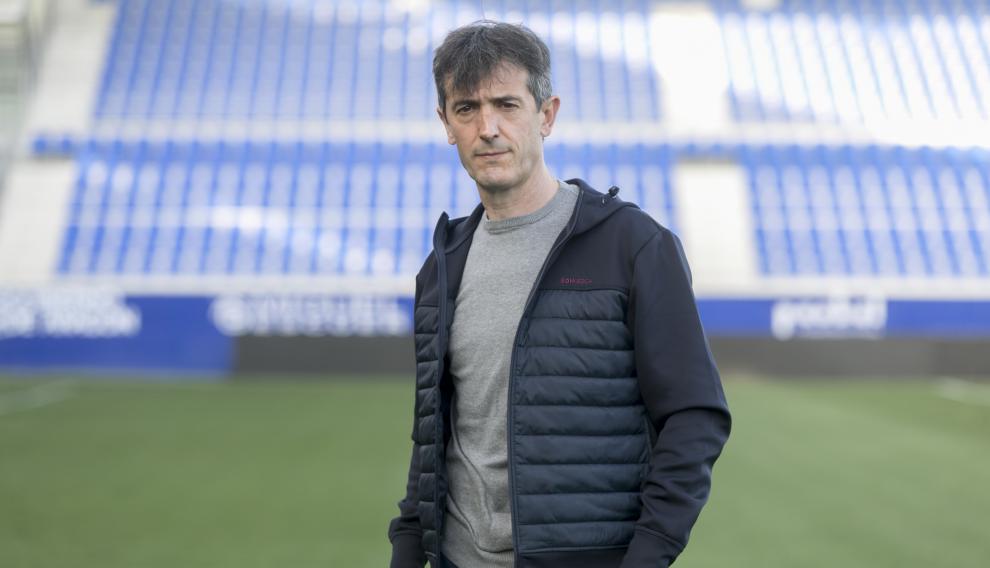 Pacheta, entrenador de la SD Huesca, en el Alcoraz