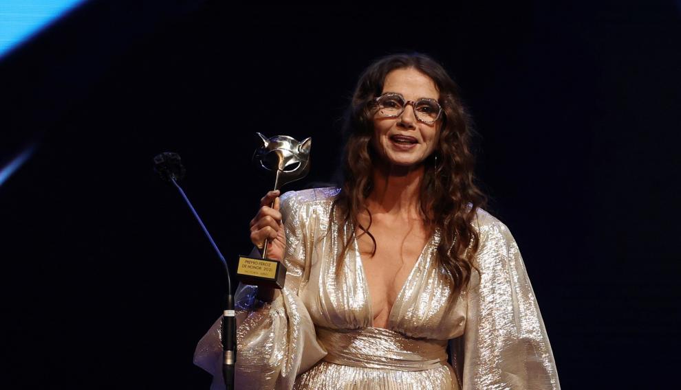Victoria Abril recogió el Feroz de Honor.