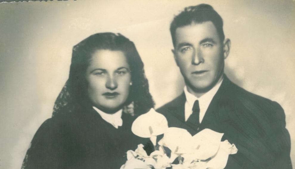 Julia y Saturnino el día de su boda. 20 de diciembre de 1943.