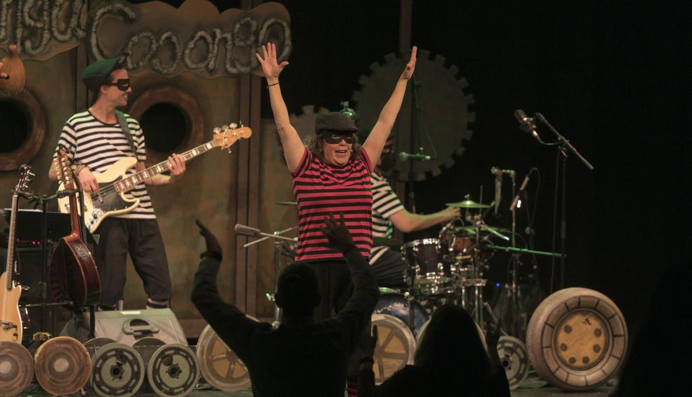 La Habana Teatro y Tornabis Producciones han animado la mañana a los más pequeños.