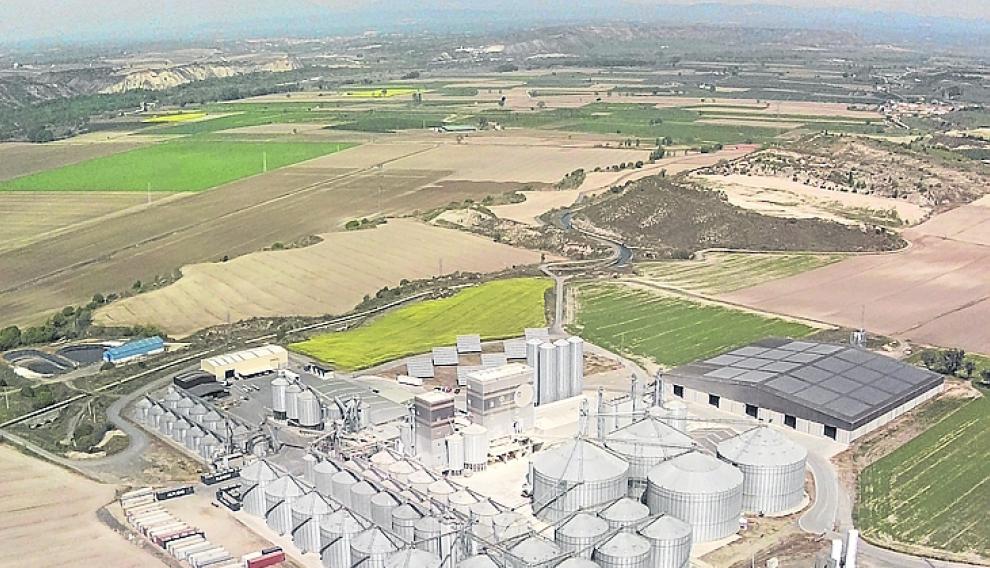 Instalaciones de la empresa Liven Agro que se encuentran en las proximidades del núcleo de Ariéstolas.