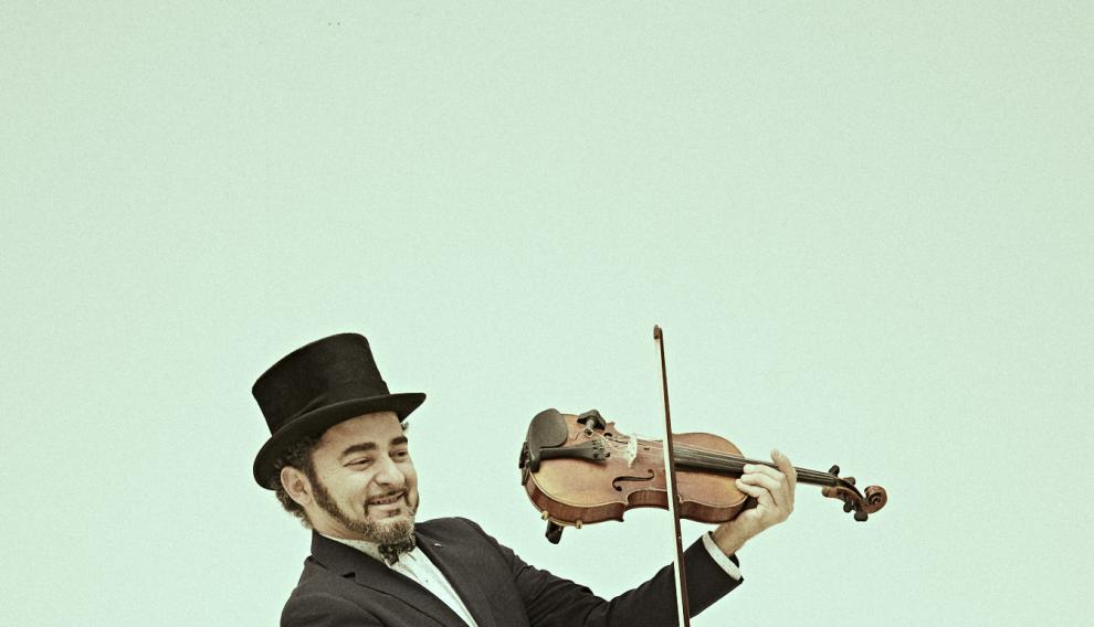 Raúl Márquez abrirá la programación musical en Belsué.