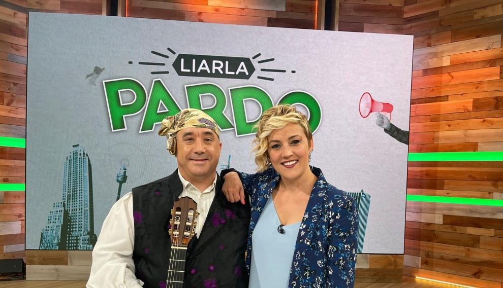 Cristina Pardo y Javier Badules, en el plató de Liarla Pardo de La Sexta