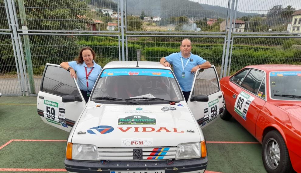 Castillón y su copiloto, en Pravia
