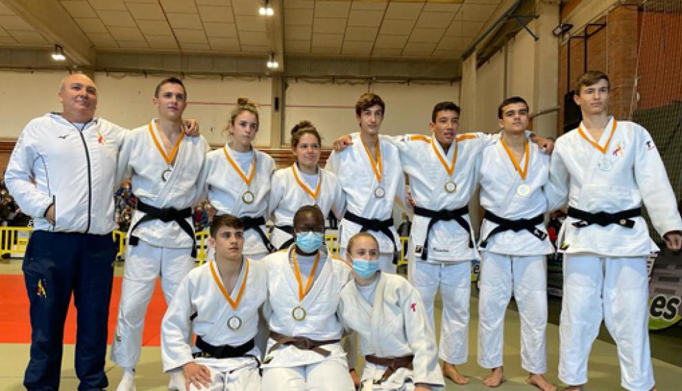 Judokas cadetes del CJ Binéfar, que lograron brillantes resultados en Monzalbarba.