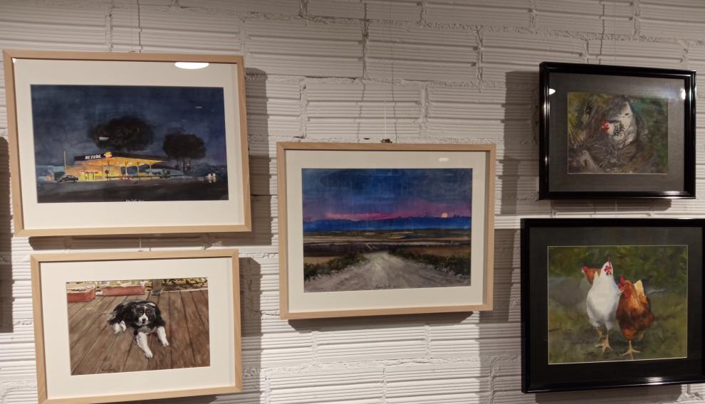 Algunos de los cuadros de pequeño formato que forman parte de la exposición.