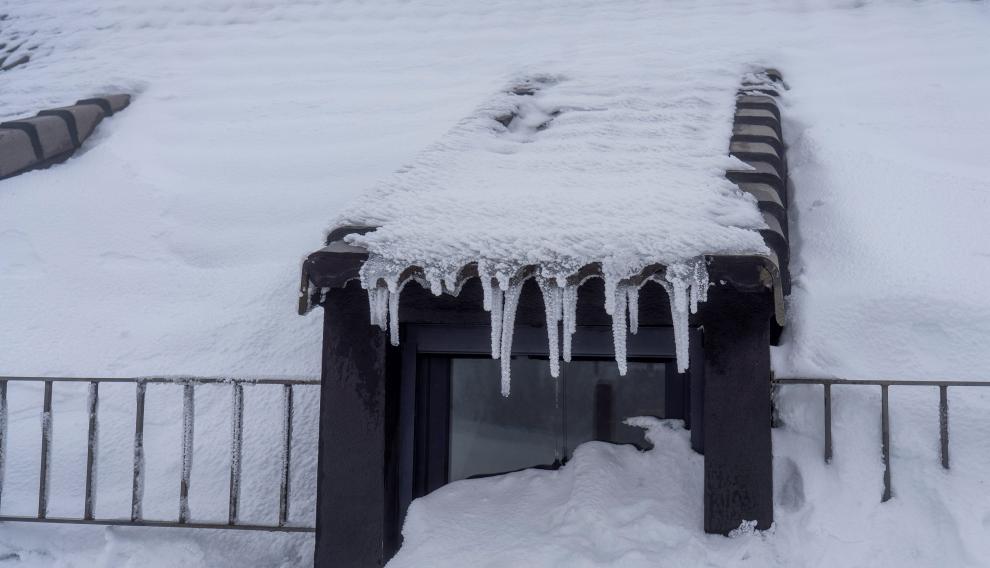 En varios puntos de la Comunidad se han acumulado grandes espesores de nieve.