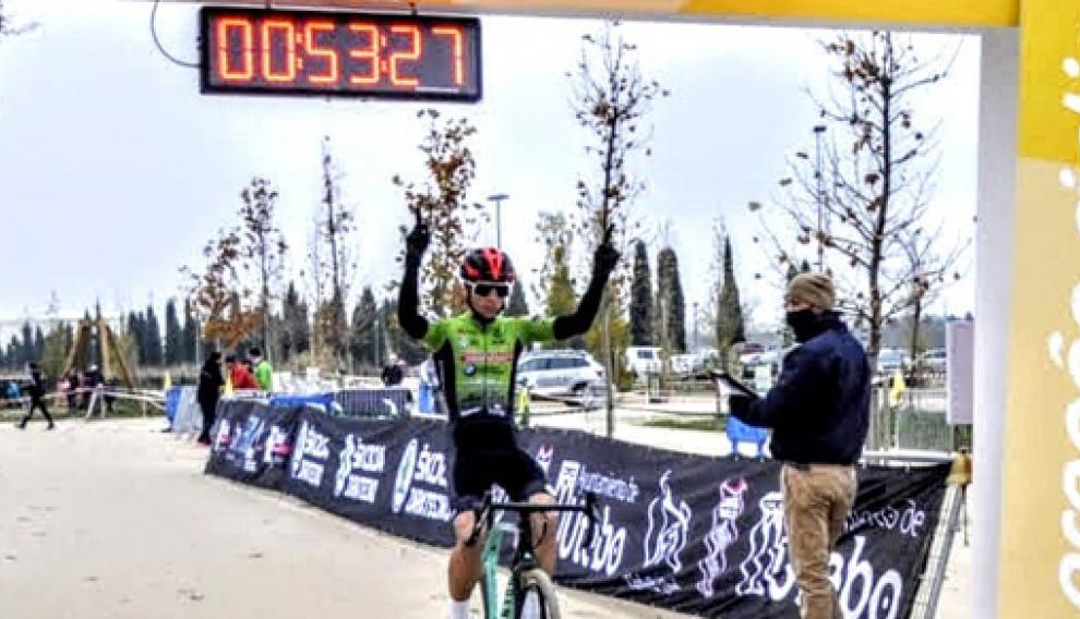 Javier Zaera no ha tenido rival en toda la temporada de ciclocross en Aragón.
