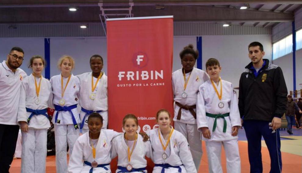 Judocas infantiles del Club Judo Binéfar